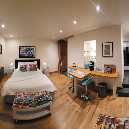 Highly Recommended Apartment Steps From The Lake آنسي المظهر الخارجي الصورة