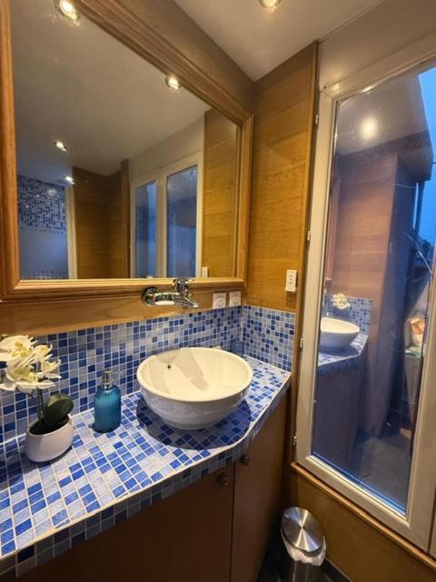 Highly Recommended Apartment Steps From The Lake آنسي المظهر الخارجي الصورة